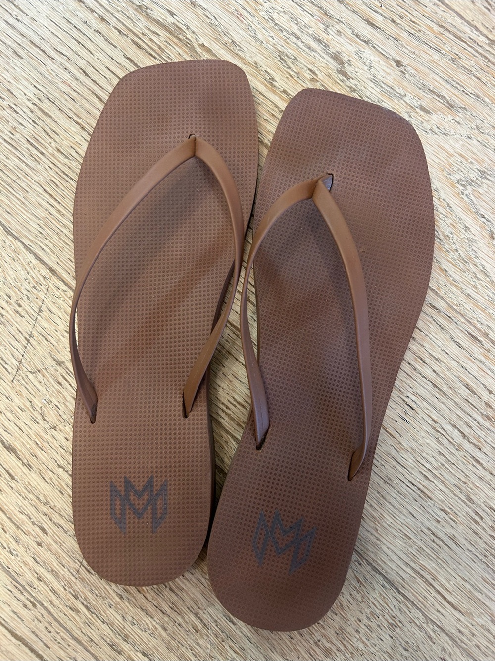 Women's Brown Flip Flop Sandals - Minimal Strap Summer Sandals